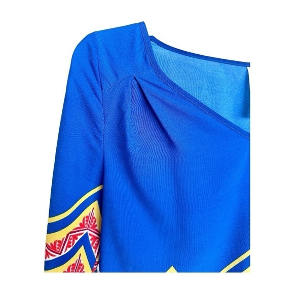 PINK OWL, NWOT,WOMENS AZTEC DESIGN TOP. 
V-NECK WITH 3/4 ROLL-UP SLEEVES.SIZE S - Picture 2 of 7